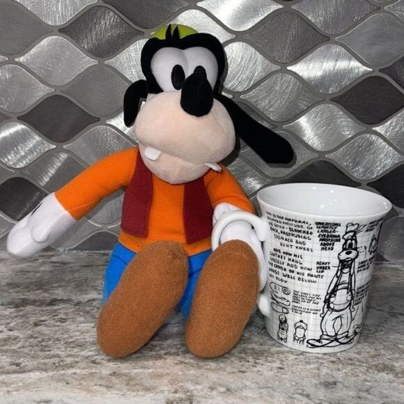 Disney Goofy Coffee Mug + Goofy Stuffed Plushie Toy - Picture 10 of 10